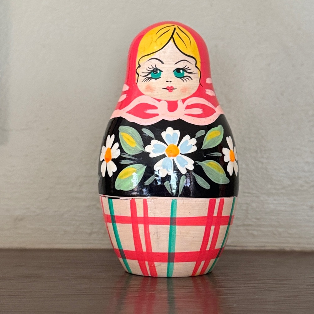 🩷 The CUTEST-EVER! 5 Colorfully Painted Nesting Dolls for a Room/Shelf Display! - Picture 2 of 9
